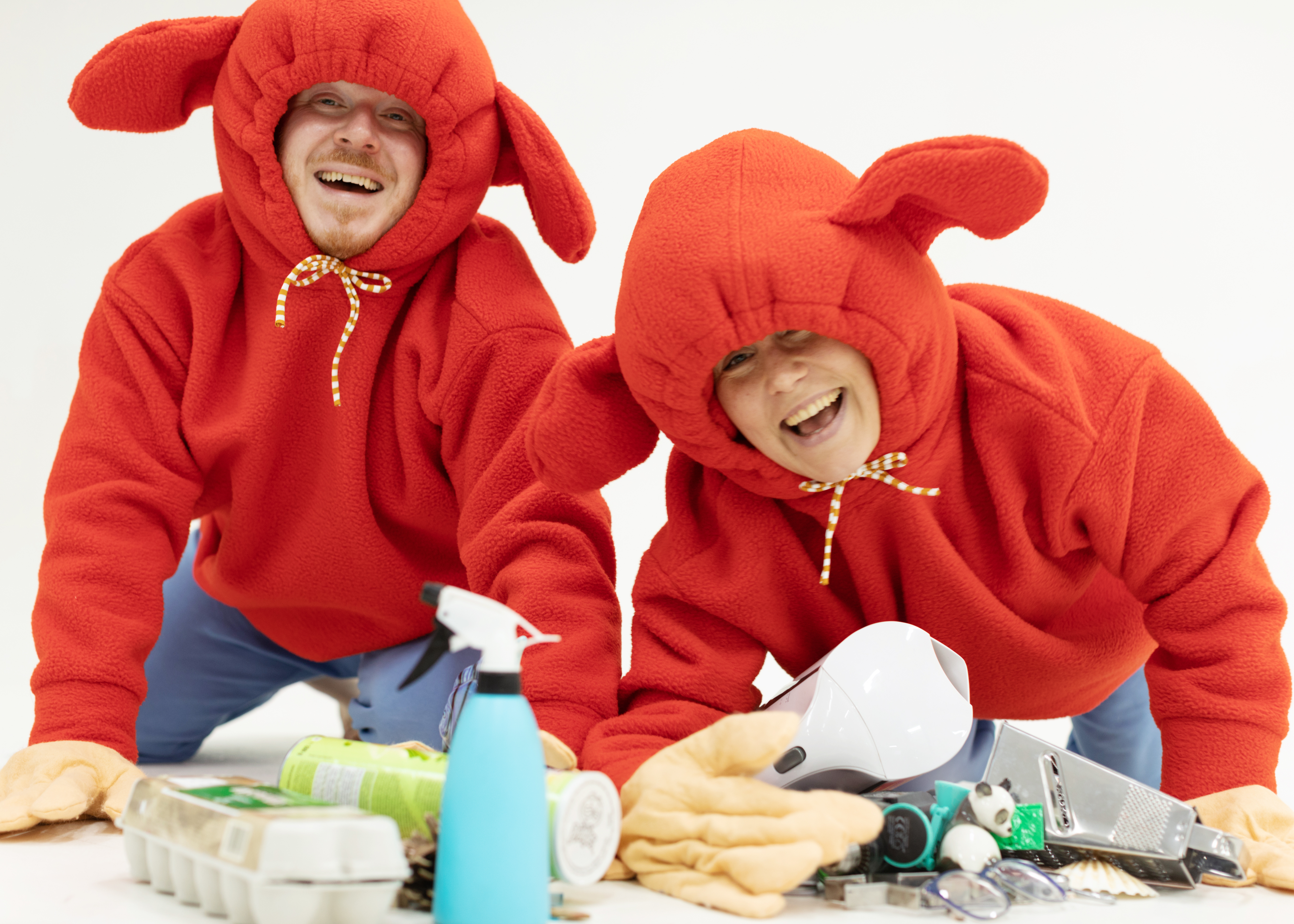 Eliisa Erävalo och Marcus Baldemar i föreställningen Markus lär sig finska. Fotograf: Märta Thisner Eliisa Erävalo och Marcus Baldemar i föreställningen Markus lär sig finska. Fotograf: Märta Thisner