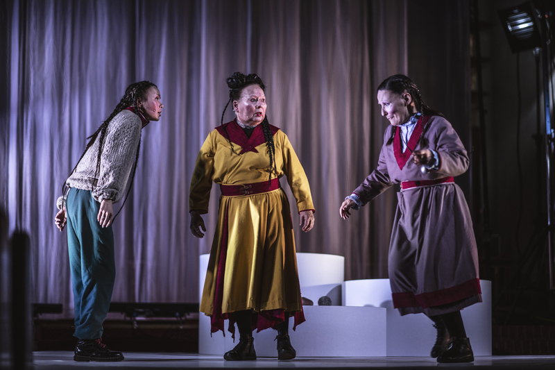 Sk&aring;despelare i Urs&auml;kten: Marja Utsi, &Aring;sa Simma, Cecilia Persson. Foto: Sandra Lee Vasiljev.